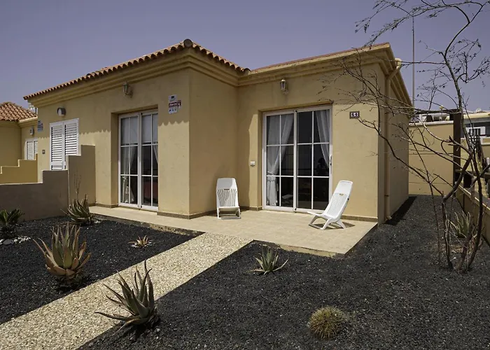 Private Terrace With Parking & Pool شقة *