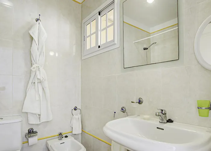 Private Terrace With Parking & Pool Διαμέρισμα